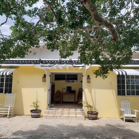 Treasure Beach Inn And Bar Exterior photo