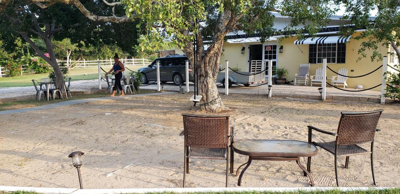 Treasure Beach Inn And Bar Exterior photo